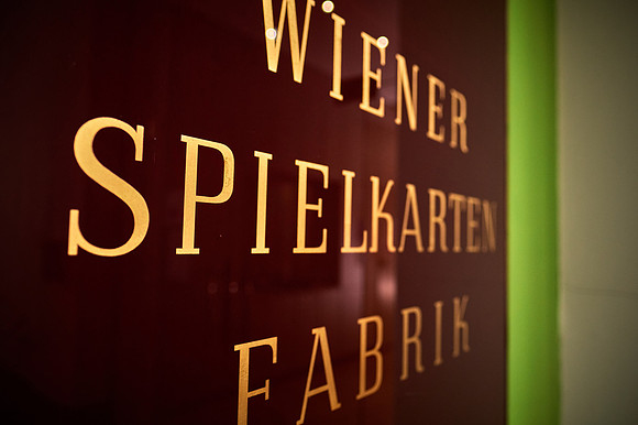 Wiener Spielkarten Fabrik Tafel