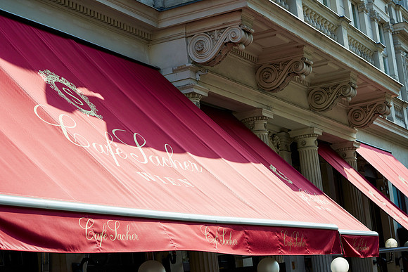 Hotel Sacher, Vorderansicht.