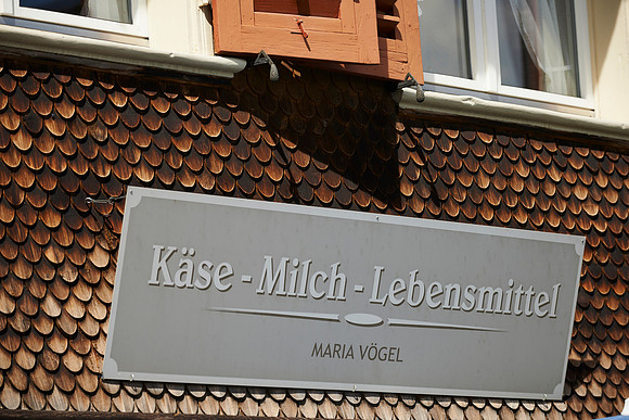 140806-0668 Kaeseladen Maria Voegel