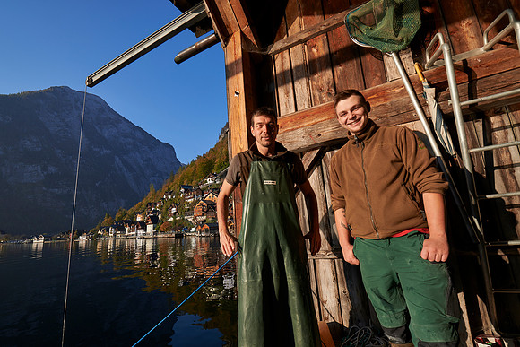 Portrait der Fischer in der Bootshütte